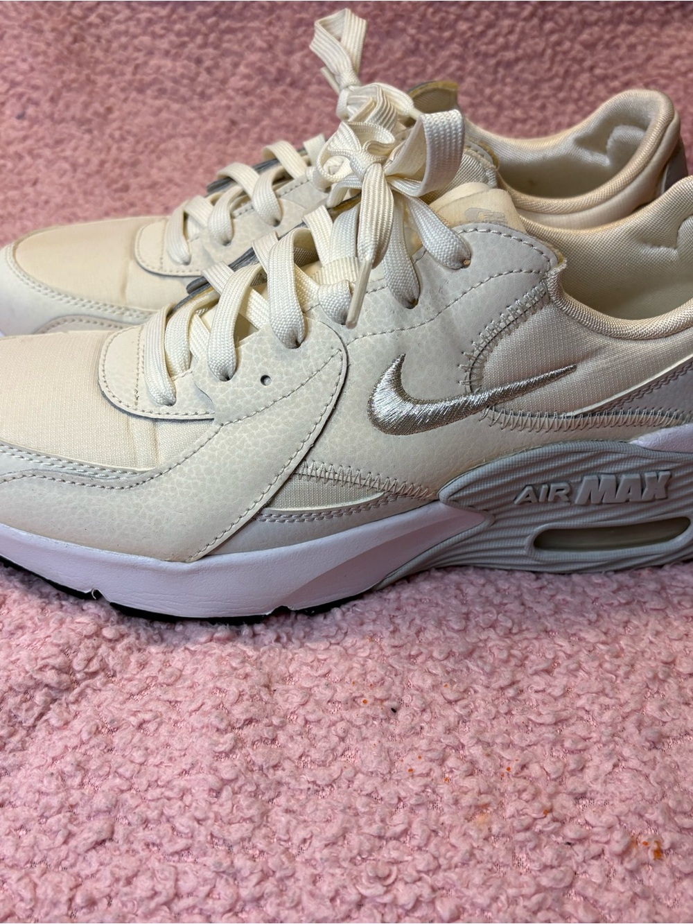 Nike Women’s Air Max Low-Top Sneakers in Pale Beige and Metallic Silver - Picture 2 of 8